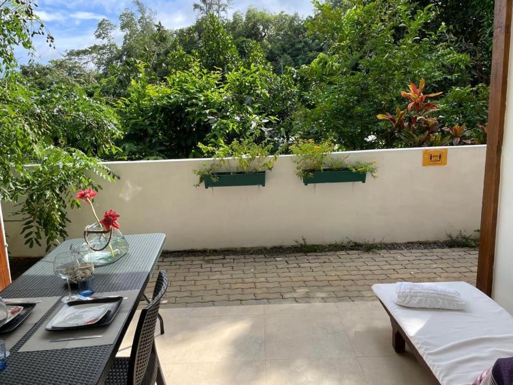Le Comfort Anse Royale Exterior photo